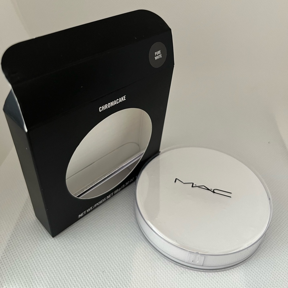 New MAC chromacake powder “pure white”